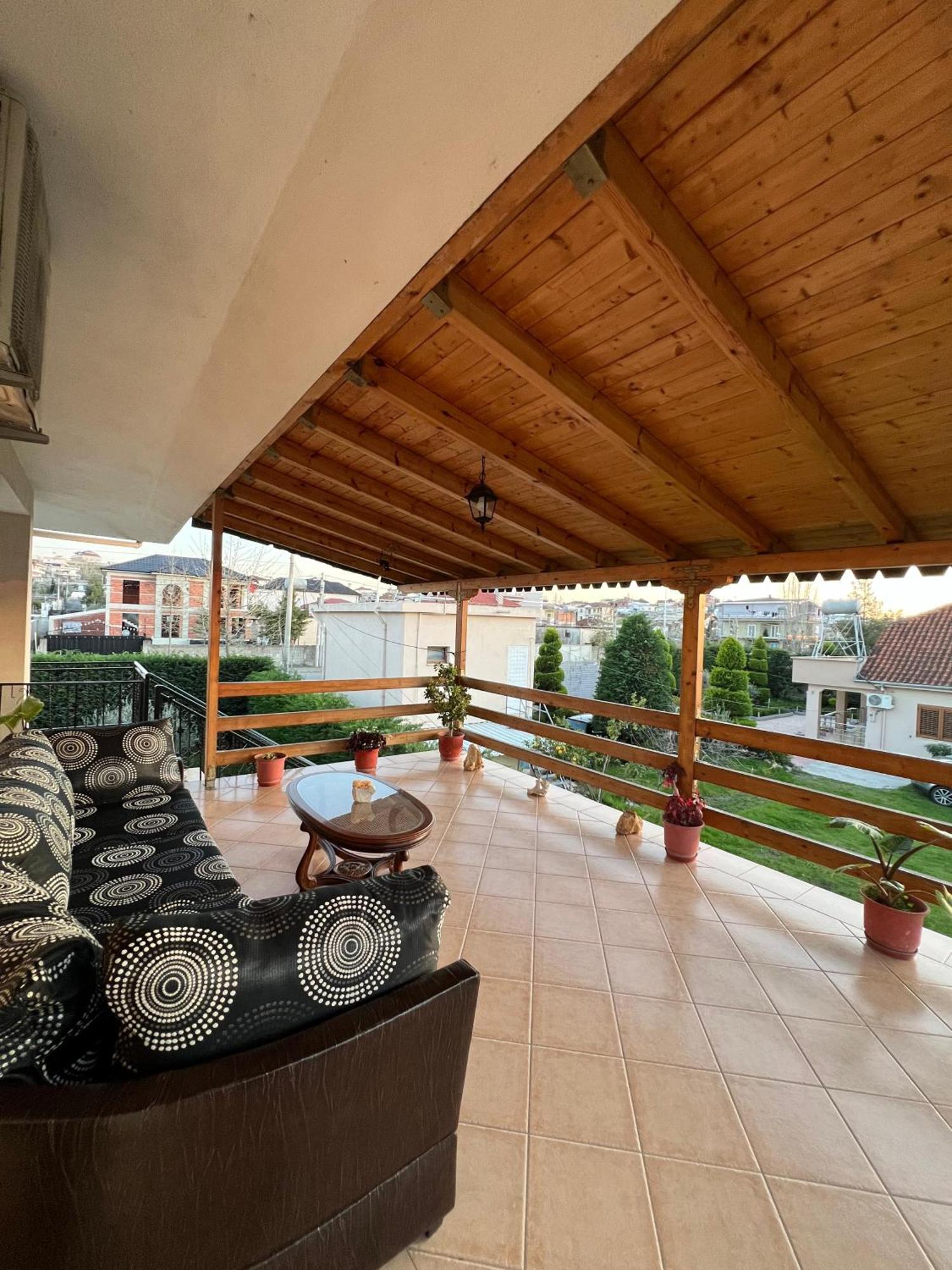 Villa Cerpja Kamez Exteriör bild